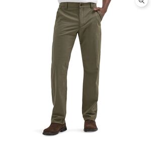 Wrangler Men's Khaki All Terrain Chinos Straight Fit Size 30x32 Protection UPF30